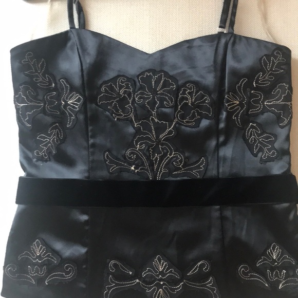 Black top - Picture 2 of 3